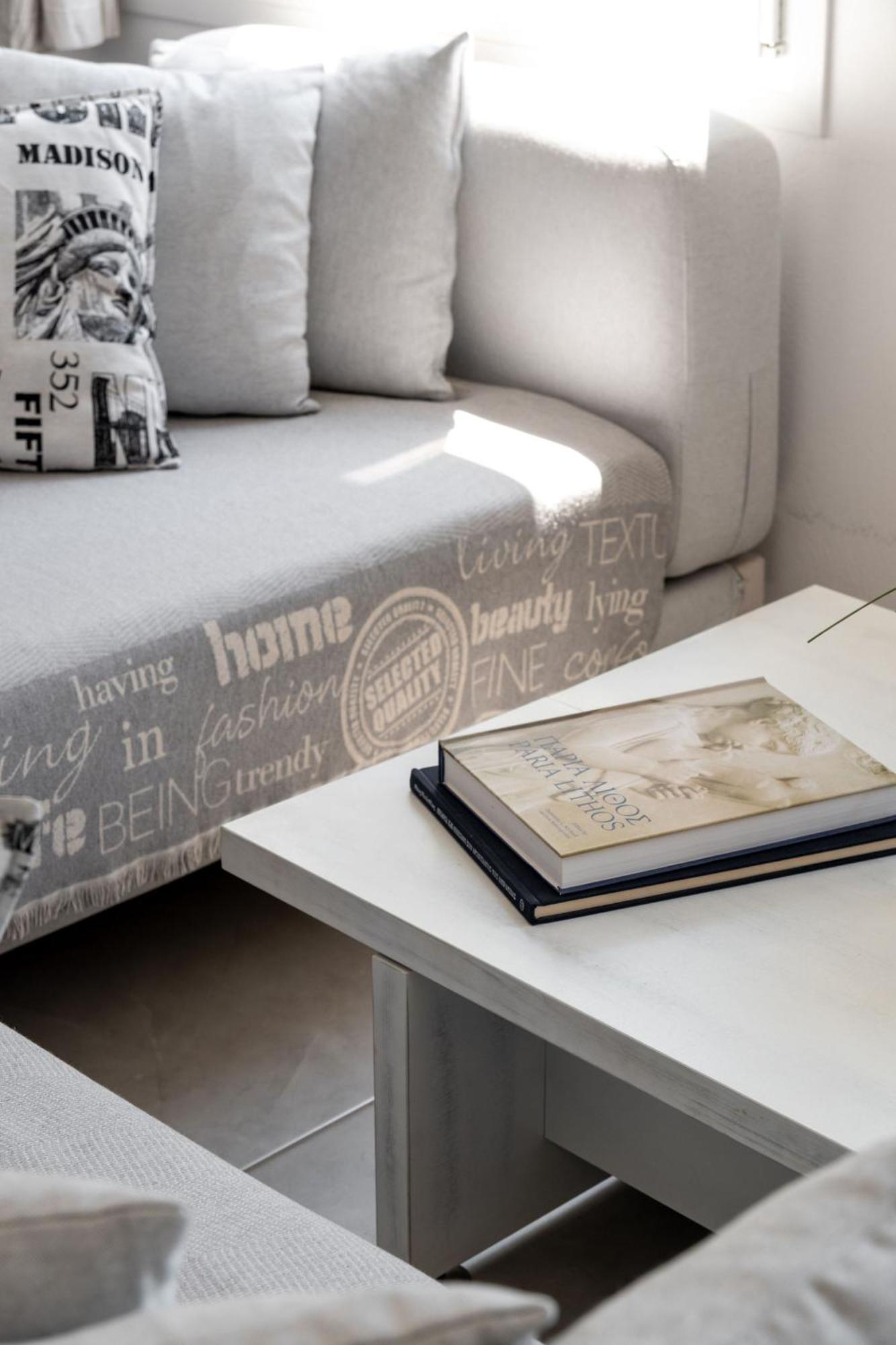 Azzurro Bianco Suites Páros Eksteriør billede