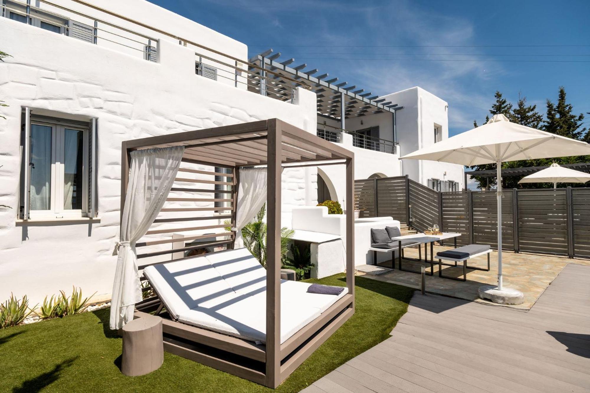 Azzurro Bianco Suites Páros Eksteriør billede