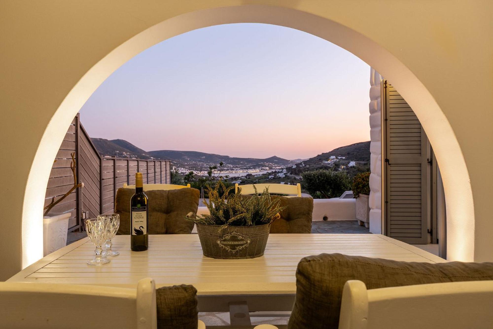 Azzurro Bianco Suites Páros Eksteriør billede
