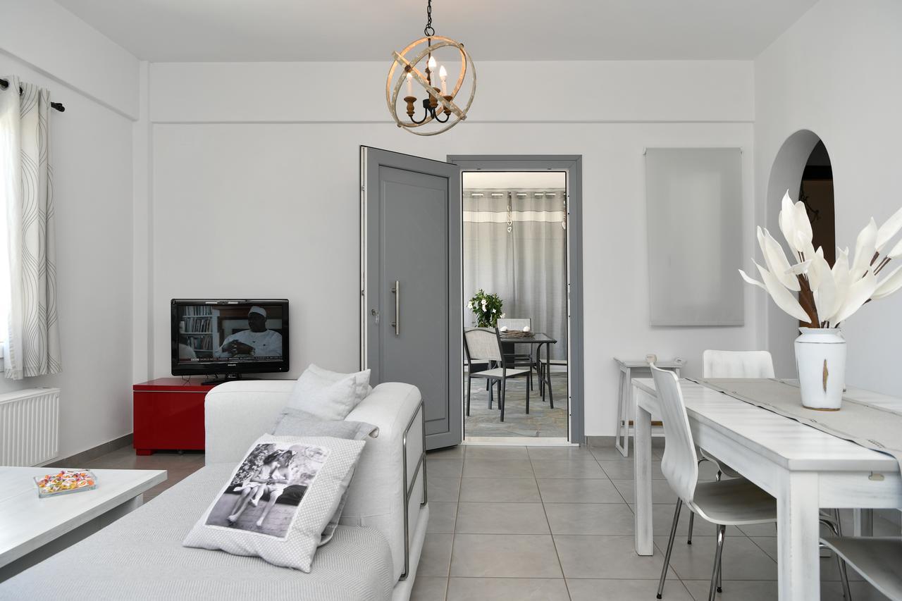Azzurro Bianco Suites Páros Eksteriør billede